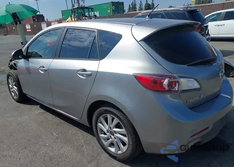 2013 Mazda Mazda3 I Touring z USA, uszkodzony, nr VIN JM1BL1LP9D1771376